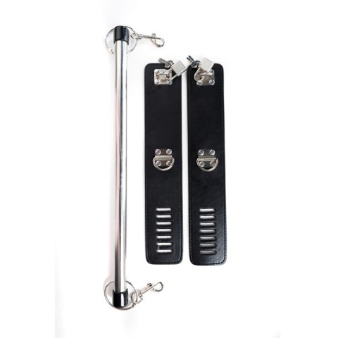 Spreader bar with ankle cuffs