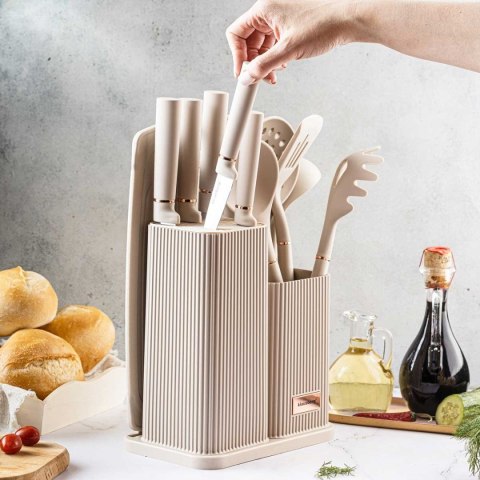 Zestaw noży i przyborów kuchennych z deską Klausberg
